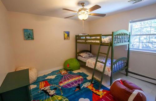 Huge Pocono Dreamhouse 4 bedrooms 12 guests - Foto 9