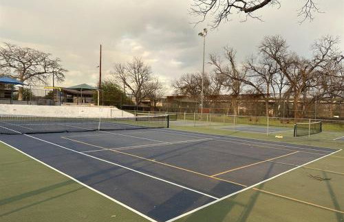 Cozy Austin Escape King and 3 Queens Family or Group - Foto 21