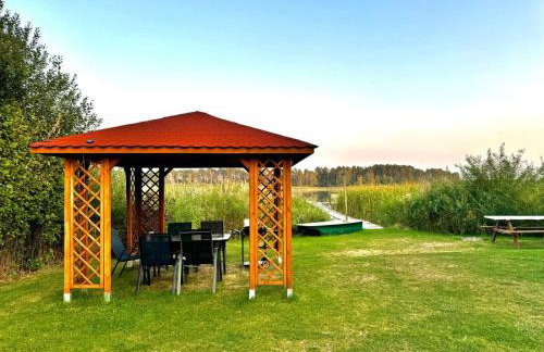 Domek nad jeziorem z własnym pomostem - Foto 3