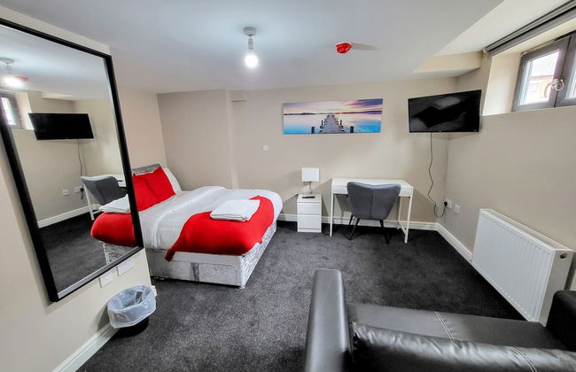 Comfortable Stay - LB Ave - Photo 3