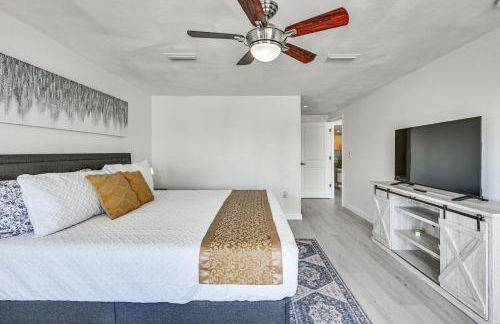 Sunset Views and Hot Tub Lakefront Holiday Retreat! - Foto 13