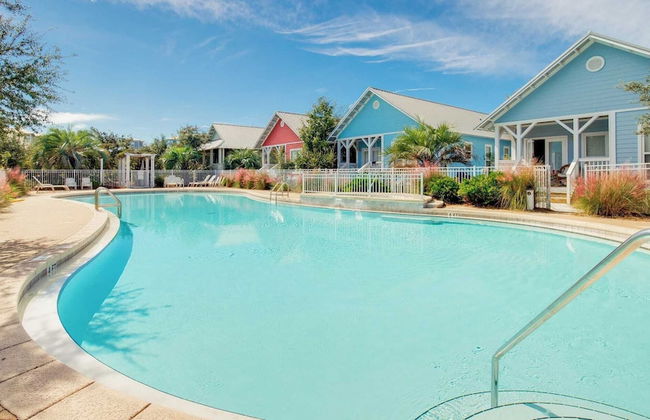 Doctor's Orders by Avantstay 5 Mins TO Beach! w/ Community Pool & Hot Tub! - Photo 3