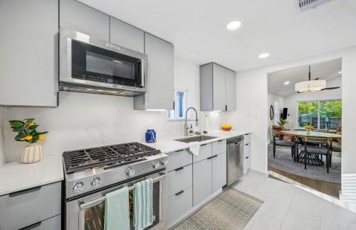 A Hoot's Nest-Lux Boutique Bungalow near Downtown! - Foto 7