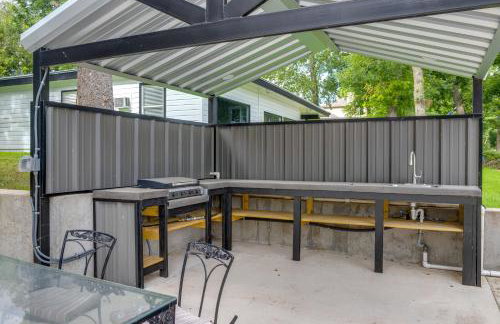 Outdoor Entertainment Space: Home in McQueeney - Foto 3