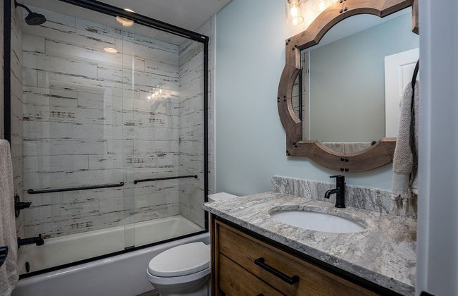 Hook, Wine, & Sinker - Photo 28