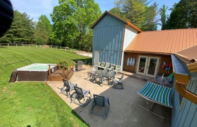 Private Retreat w Pool Hot Tub and Dining Hall - Foto 17