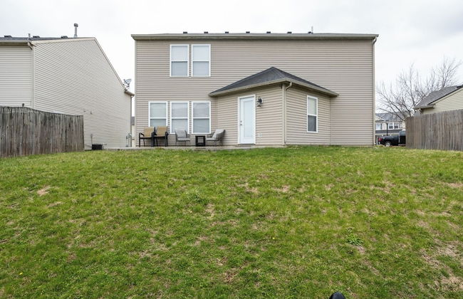 Spacious 4BR Home With Pool in Indianapolis - Foto 19