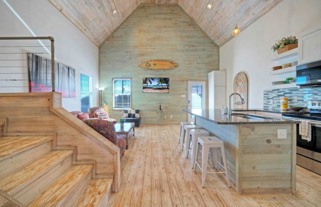 Shared Pool w/ Bay Views, Boat Dock Fishing Big Slough by Avantstay - Foto 5