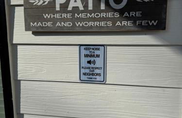 A Cabin in the City with a 5 Star Lush Backyard - Foto 74