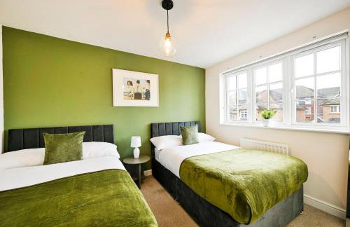 LUX Contractor & Family Haven - Parks x2, Sleeps 9 - Foto 66