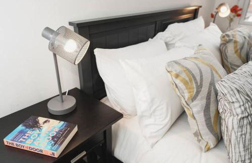 Newly Renovated Modern 4 Bed 3 Bath Apartment London - Foto 69