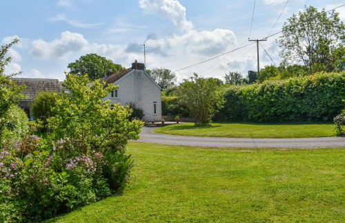 Priory Cottage - Photo 1