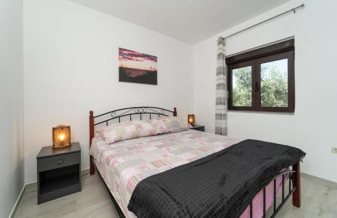 2 Bedroom Lovely Apartment In Rtina - Photo 13