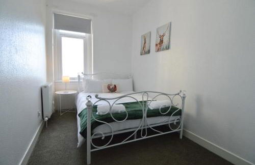 Two Bedroom Flat with Sea Views! - Foto 5