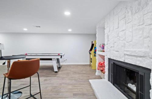 Spacious and Luxury Designed Ranch with Game Room - Foto 56