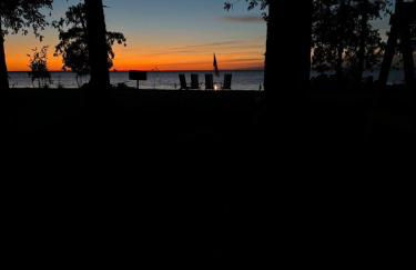 Little Blue Cottage - Photo 2