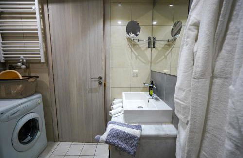 Theo and MS Luxurious Apartments by Filos Inc - Foto 19