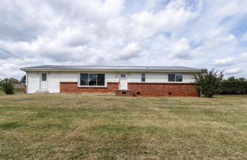 NEW Dragster Dream House - Game Room - Walk to the Speedway - Foto 32