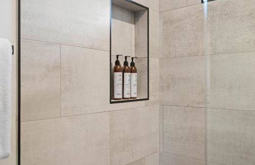 Dog-Friendly House with Hot Tub, AC, Game Room - Photo 18