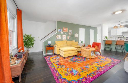 Color Pop Cottage Stylish 2BR with 2 Parking Spots - Foto 2