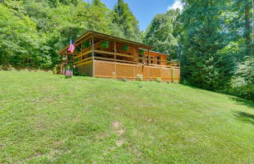 Secluded Cosby Cabin with Wraparound Deck - Foto 26