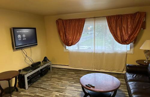 Forget Me Not Home by Airport Upstairs with Deck - Foto 2