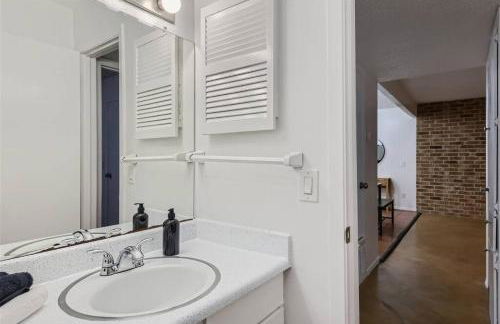 2B Getaway - Sleeps 6 - Pool, Pkg - Walk Dtwn - Foto 10