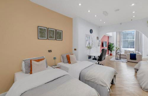 Bella - Central Portsmouth Stay with Pool Table, Close to Attractions - Foto 6