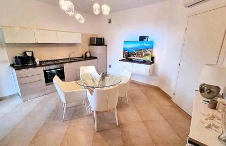 Mediterranean Apartment Pool & Parking - Photo 10