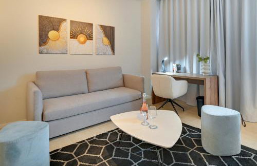 Nomads Lux Studios & Business Center - Photo 40
