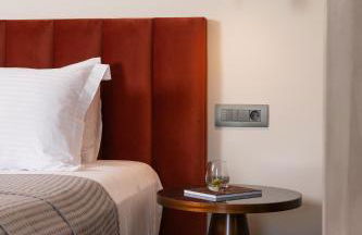 Reveli Suites - Photo 30