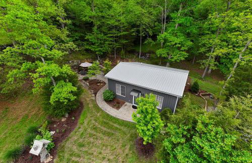 Romantic Cottage w Hot Tub & Views - Photo 20