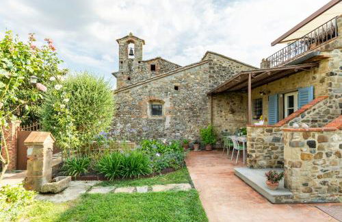House With Wood-Fired Oven Near Arezzo - Photo 21