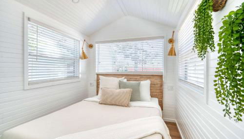 Stay Portland - Teal & Terrazzo Bright Portland Tiny Home - Photo 3