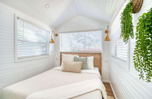 Stay Portland - Teal & Terrazzo Bright Portland Tiny Home - Photo 3