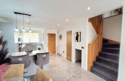 Three Bedrooms House By Sensational Stay Short Lets & Serviced Accommodation With Free Parking & Wi-fi - Foto 13