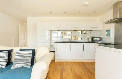 Fabulous Beach Pad Just 20 Paces From The Sea - Foto 9