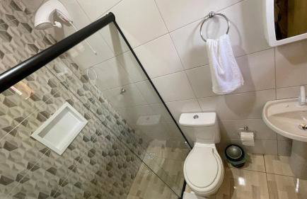 Lindos e novos Chalés na região central de Foz - Foto 12