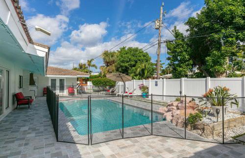 Spacious 4BR 2 5BA Family Retreat Pool Near Beach - Foto 47