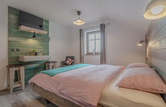 Lukec Estate - Photo 2