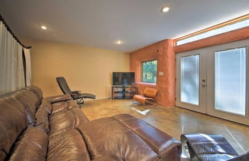 Peaceful Custom Carbondale Home with Deck, Near SIU! - Foto 21