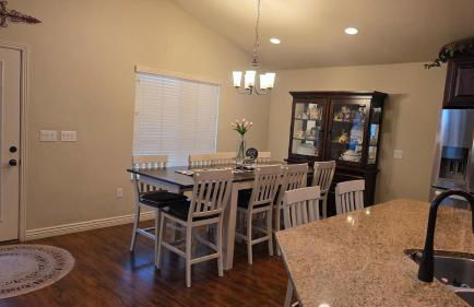 Wasatch Retreat 5 bed 3 5 bath pool table game room - Photo 36