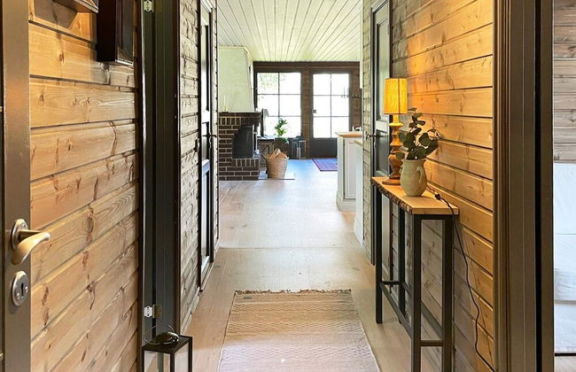 Charming Lakeside Cottage Getaway - Photo 25