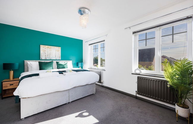 Large 4 Bed Townhouse in Uxbridge Sleeps 9 - Foto 12