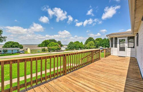 Cedar Creek Lake Access Retreat with Deck - Foto 27