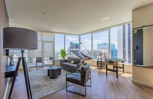 Elegant 28th Floor High Rise, Gym, Parking, Pool, Golf - Photo 20