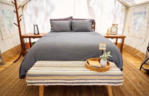 Secluded Safari Tent Situated in Rural Western El Dorado County Overlooking Majestic Folsom Lake, Northern California - Foto 6