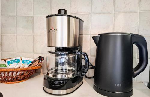 Calm Wood & Stone Home with View, Chios - Foto 10