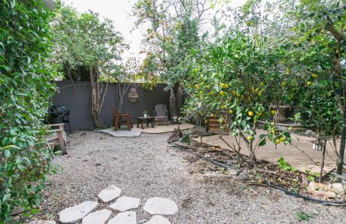 Charming 1-Bedroom Home near Downtown Culver - Photo 35