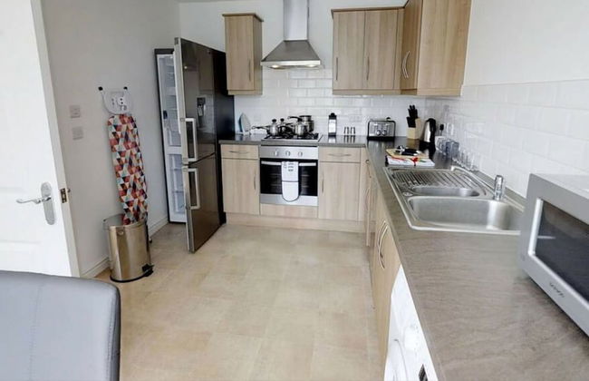 Stayzo Cole Green Lane - Free Parking - Foto 3